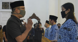 Ridwan Kamil Lantik 1.073 CPNS Pemprov Jabar via Teleconference