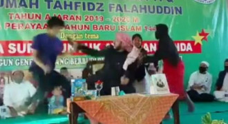  Syekh Ali Jaber Ditusuk Orang Tak Dikenal saat Isi Kajian di Masjid