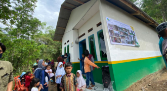 Baznas dan Jabar Bergerak KBB Bangun Rumah Layak Huni Mak Adah