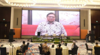 Menko Ekonomi Turun Tangan Sosialilasikan UU Cipta Kerja