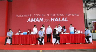 Vaksinasi Gotong Royong Diharapkan Segera Pulihan Produktivitas Sektor Industri