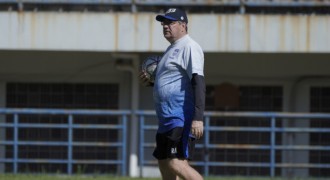 Bertekad Menangi Laga di Kandang Borneo, Robert Alberts Minta Skuat Persib Lebih Disiplin