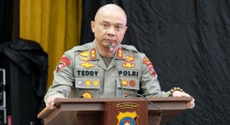 Diduga Jadi Pengendali Peredaran Narkoba Polisi Dalami Dugaan Aliran Dana ke Irjen Teddy Minahasa