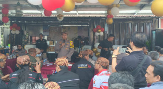 Peringati HPN dengan Awak Media, Wakapolda Jabar: Wartawan dan Polisi Harus Kompak Jaga Kamtibmas 