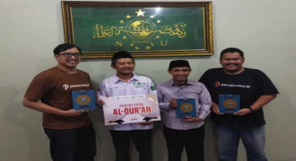 1.200 Mushaf Al-Quran Dibagikan Ke LazisNU untuk Ribuan Pesantren di Jabar