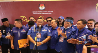 Serahkan Berkas Bacaleg,Demokrat Jabar Siap Menang