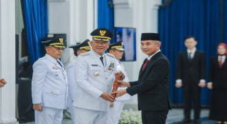 Bambang Tirtoyuliono Resmi Jabat Wali Kota Bandung