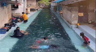 Pesona Sungai Keramik Desa Sawai  Maluku