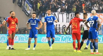 Kena Kartu Merah,Klok Sedih Absen di 2 Laga Persib